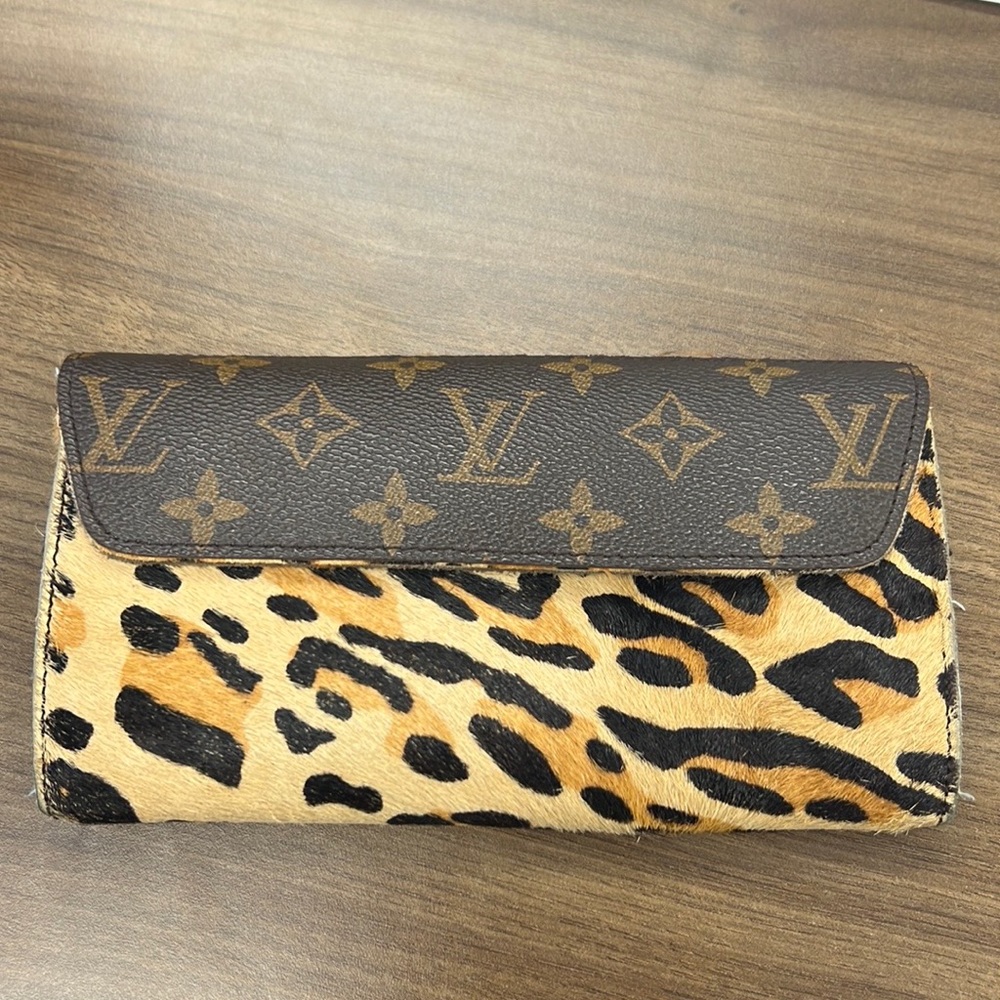 Leopard wallet